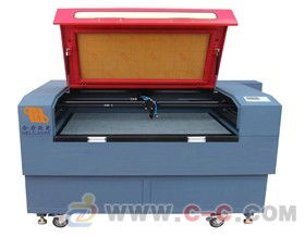 毛絨玩具激光切割機